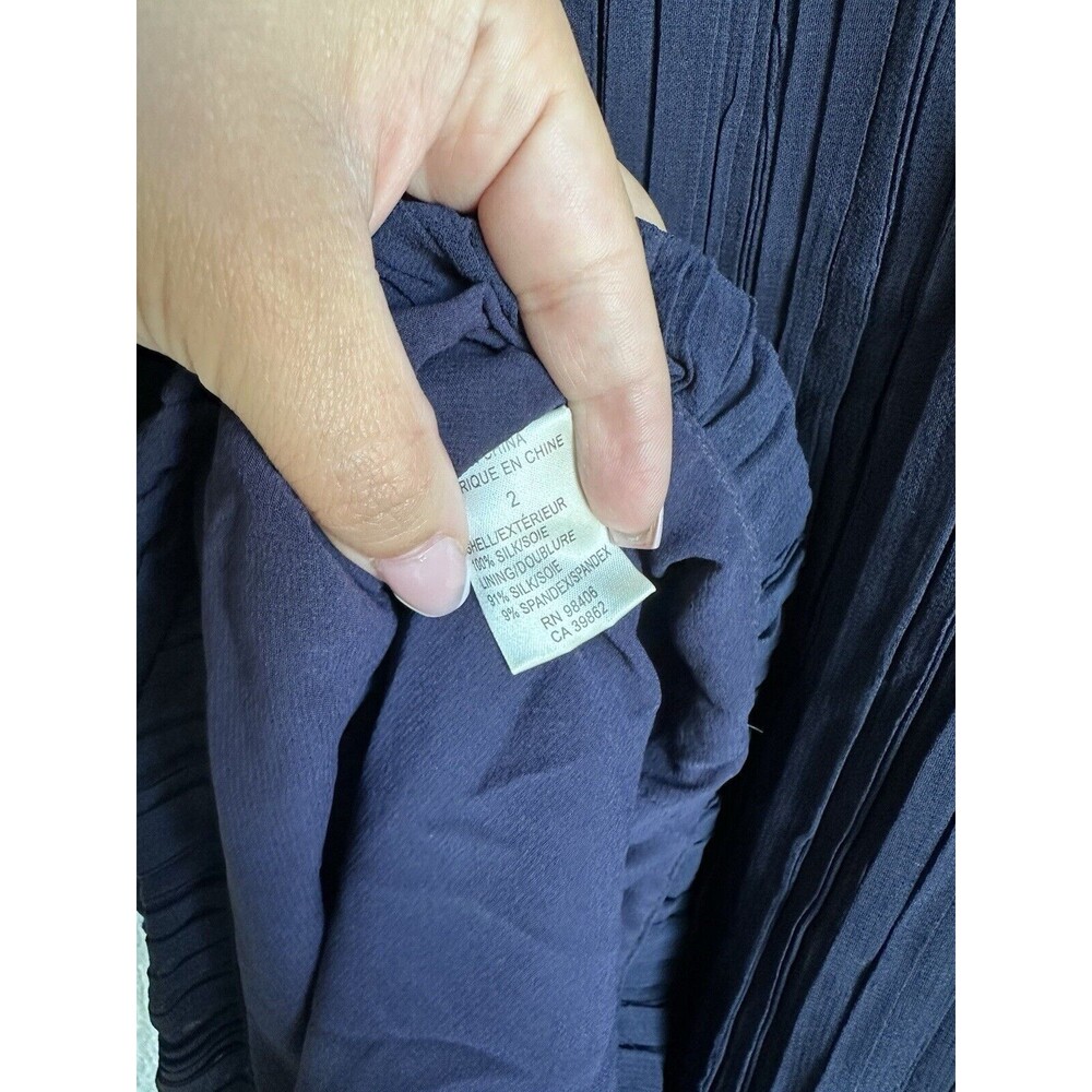 Theory Navy Blue Size 2 Silk Crinkle Pleated Sleeveless Cocktail Flowy Dress - Picture 2 of 5